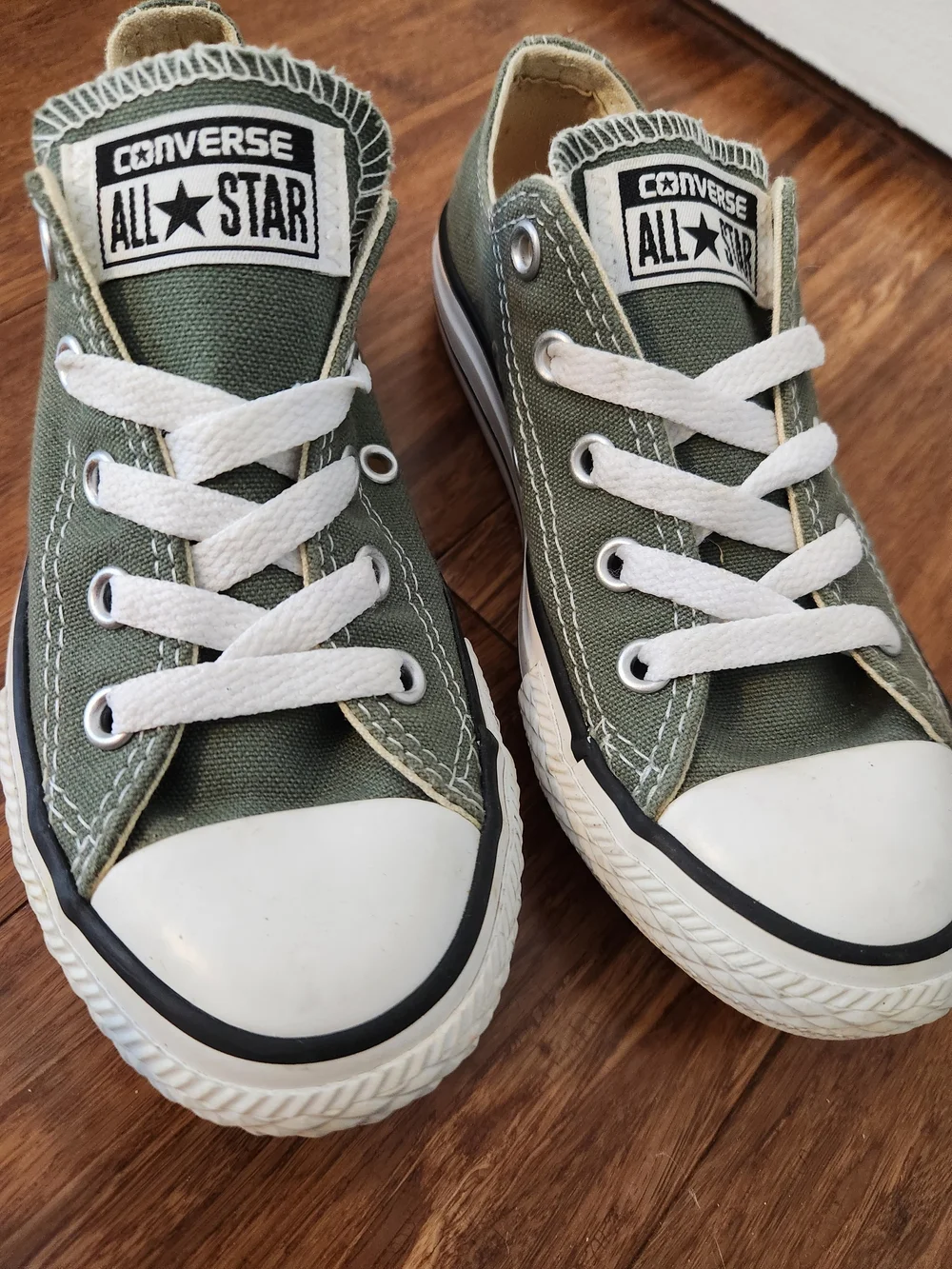 Converse Kid's Converse Chuck Taylor All Star Low Top Sneakers Shoes, Youth 12